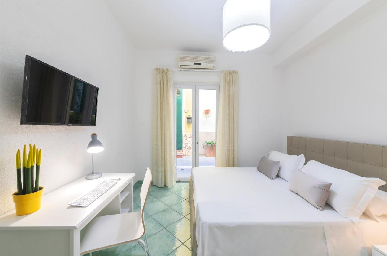 Lily'S Home Lacco Ameno  Bagian luar foto